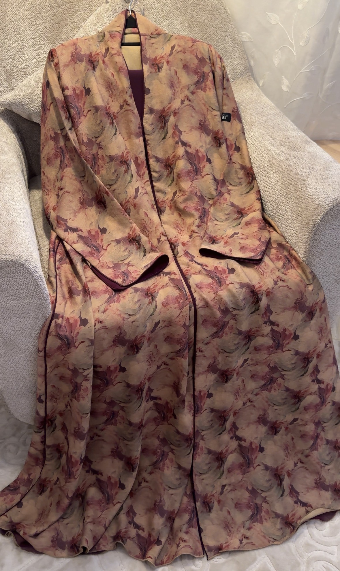 AB047